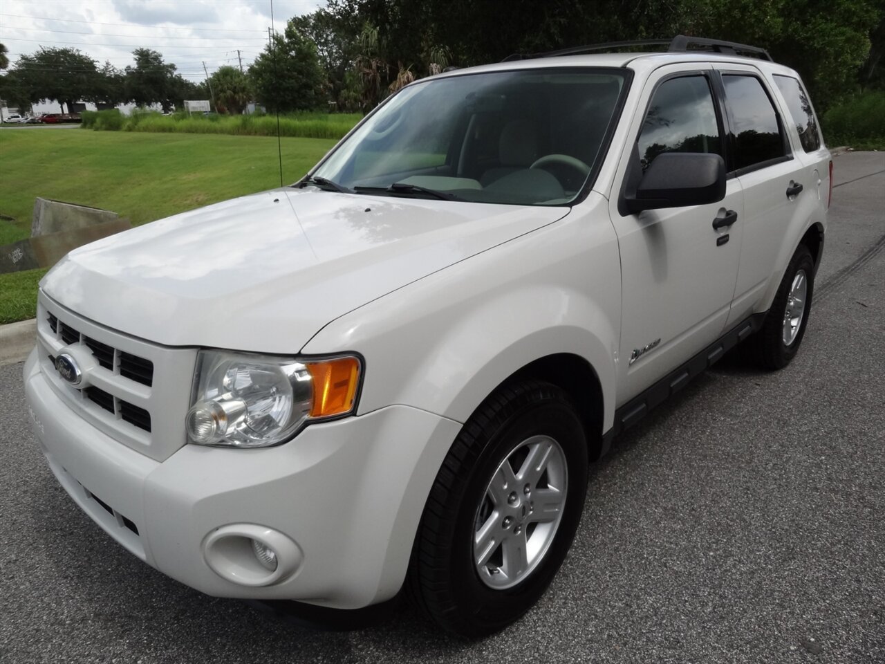 2010 Ford Escape Hybrid Premium - Photo 2 - Deland, FL 32720