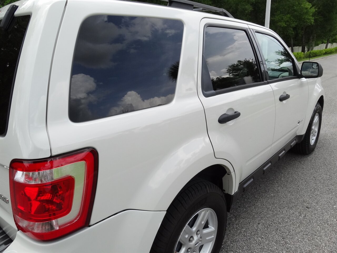 2010 Ford Escape Hybrid Premium - Photo 13 - Deland, FL 32720