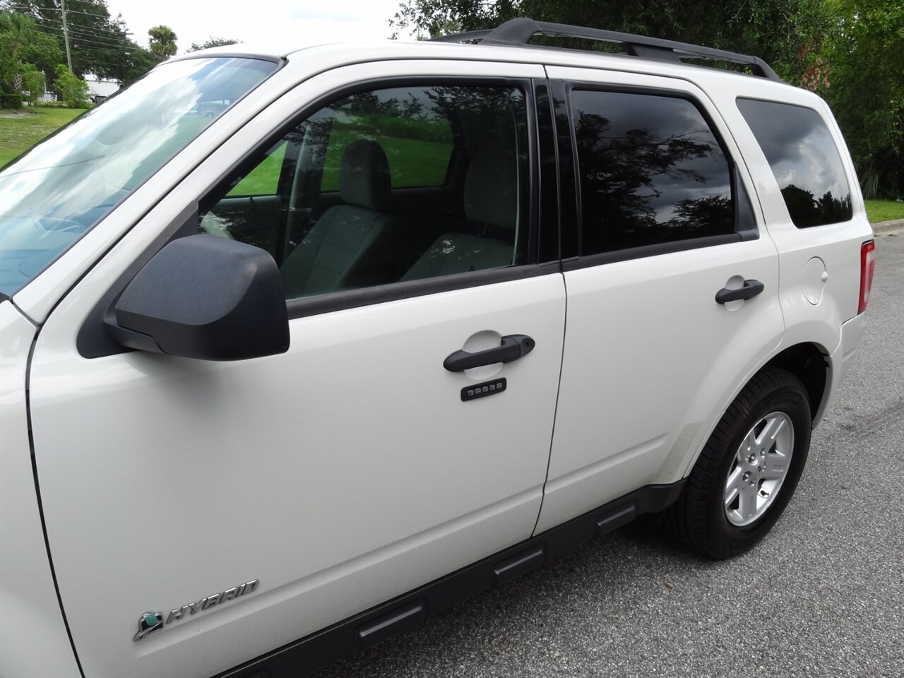 2010 Ford Escape Hybrid Premium - Photo 11 - Deland, FL 32720