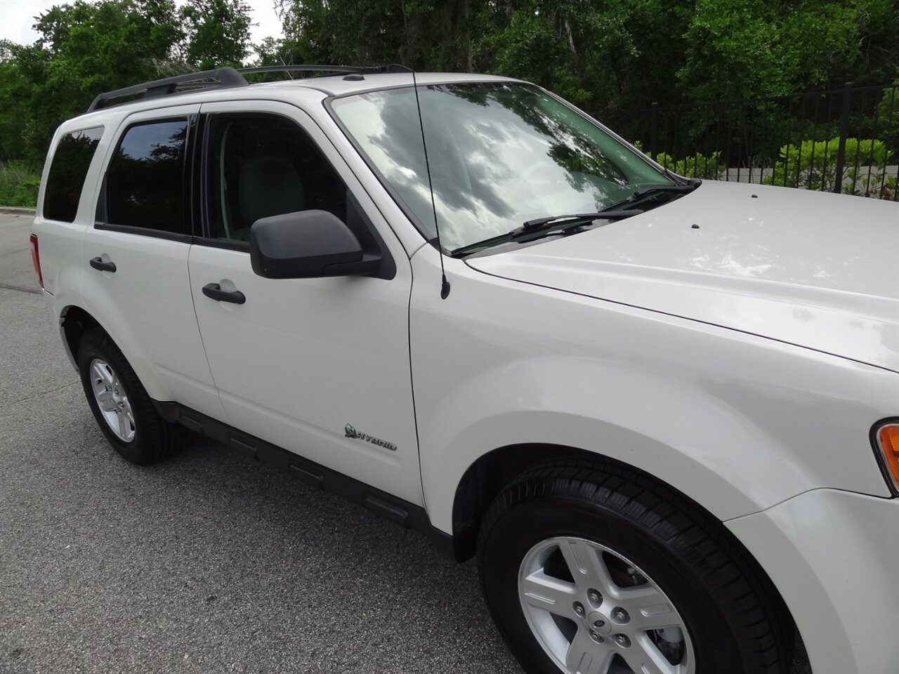 2010 Ford Escape Hybrid Premium - Photo 8 - Deland, FL 32720
