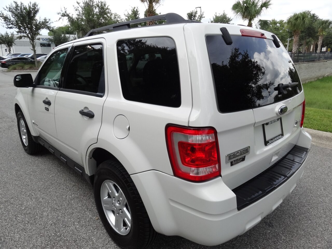 2010 Ford Escape Hybrid Premium - Photo 4 - Deland, FL 32720