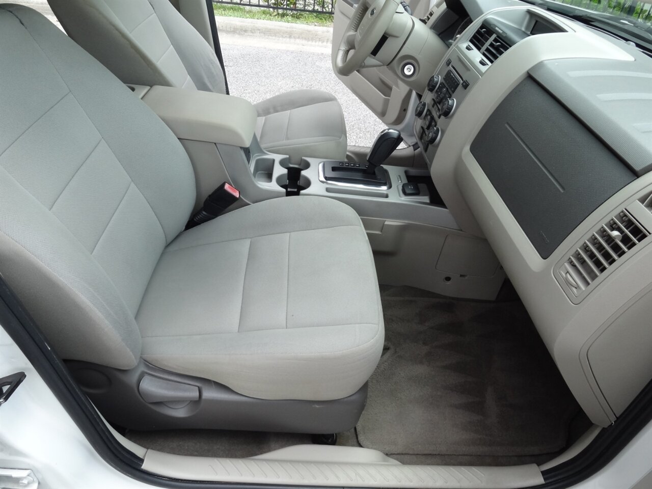 2010 Ford Escape Hybrid Premium - Photo 42 - Deland, FL 32720