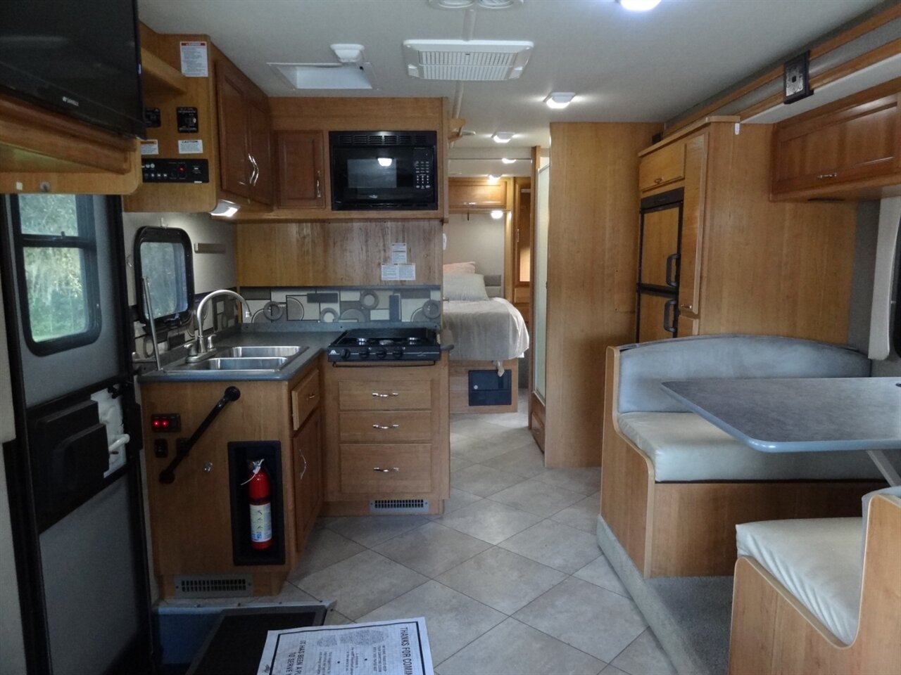 2015 Fleetwood Flair 26D Class A   - Photo 44 - Deland, FL 32720