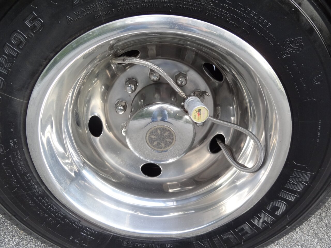 2015 Fleetwood Flair 26D Class A   - Photo 32 - Deland, FL 32720