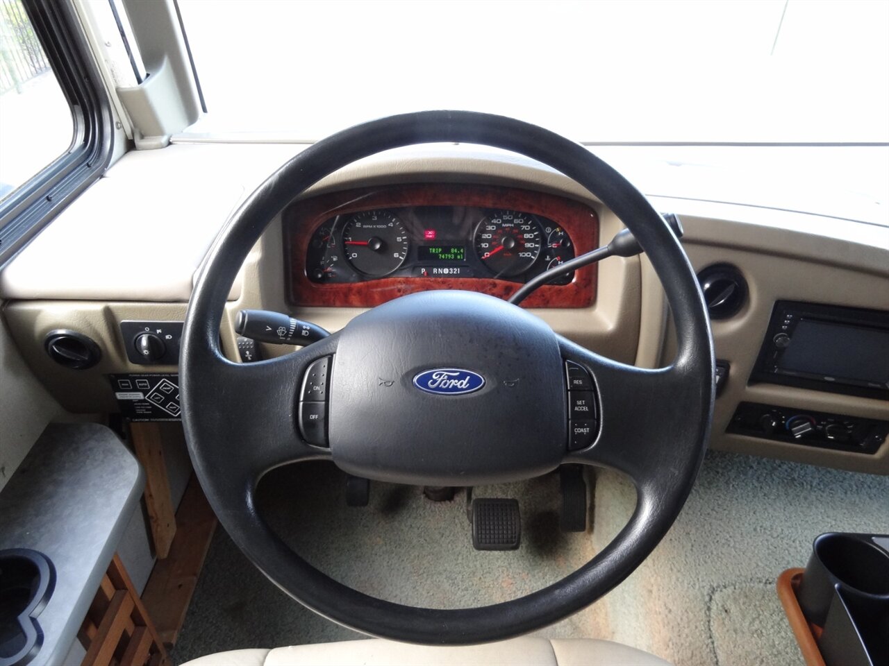 2015 Fleetwood Flair 26D Class A   - Photo 40 - Deland, FL 32720