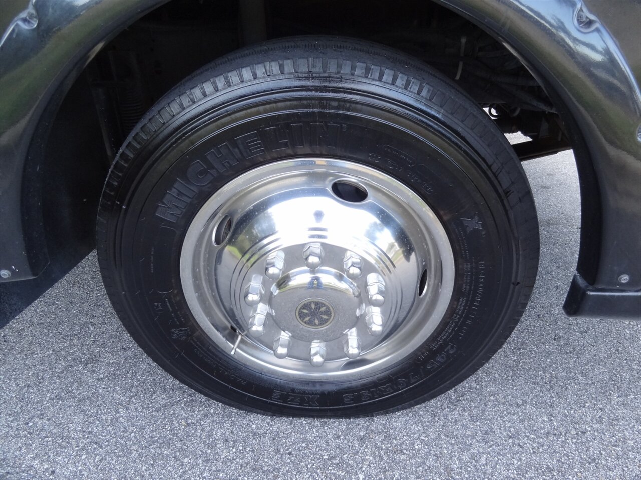 2015 Fleetwood Flair 26D Class A   - Photo 35 - Deland, FL 32720