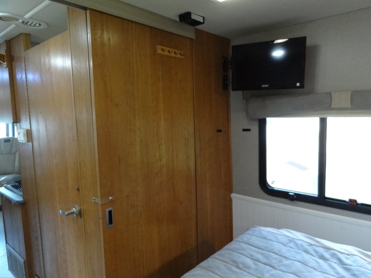 2015 Fleetwood Flair 26D Class A   - Photo 64 - Deland, FL 32720