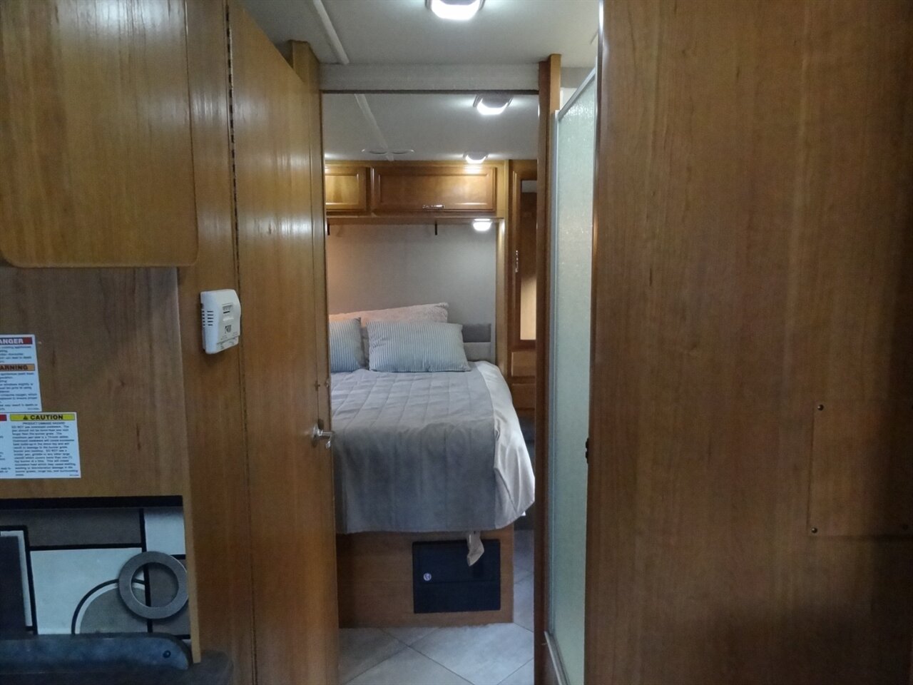 2015 Fleetwood Flair 26D Class A   - Photo 56 - Deland, FL 32720