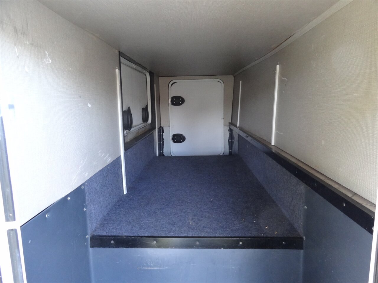 2015 Fleetwood Flair 26D Class A   - Photo 22 - Deland, FL 32720