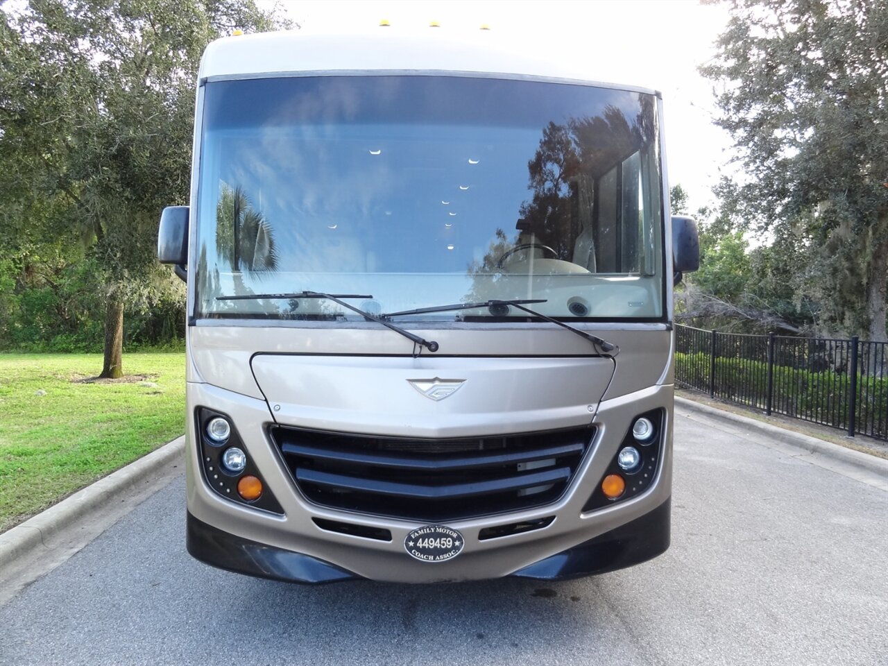 2015 Fleetwood Flair 26D Class A   - Photo 4 - Deland, FL 32720