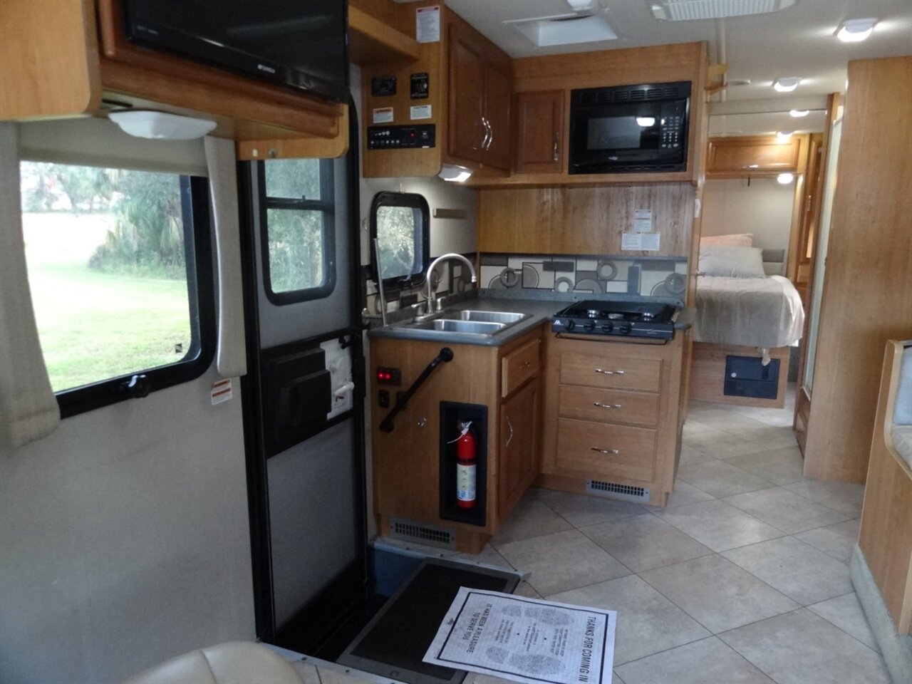 2015 Fleetwood Flair 26D Class A   - Photo 46 - Deland, FL 32720