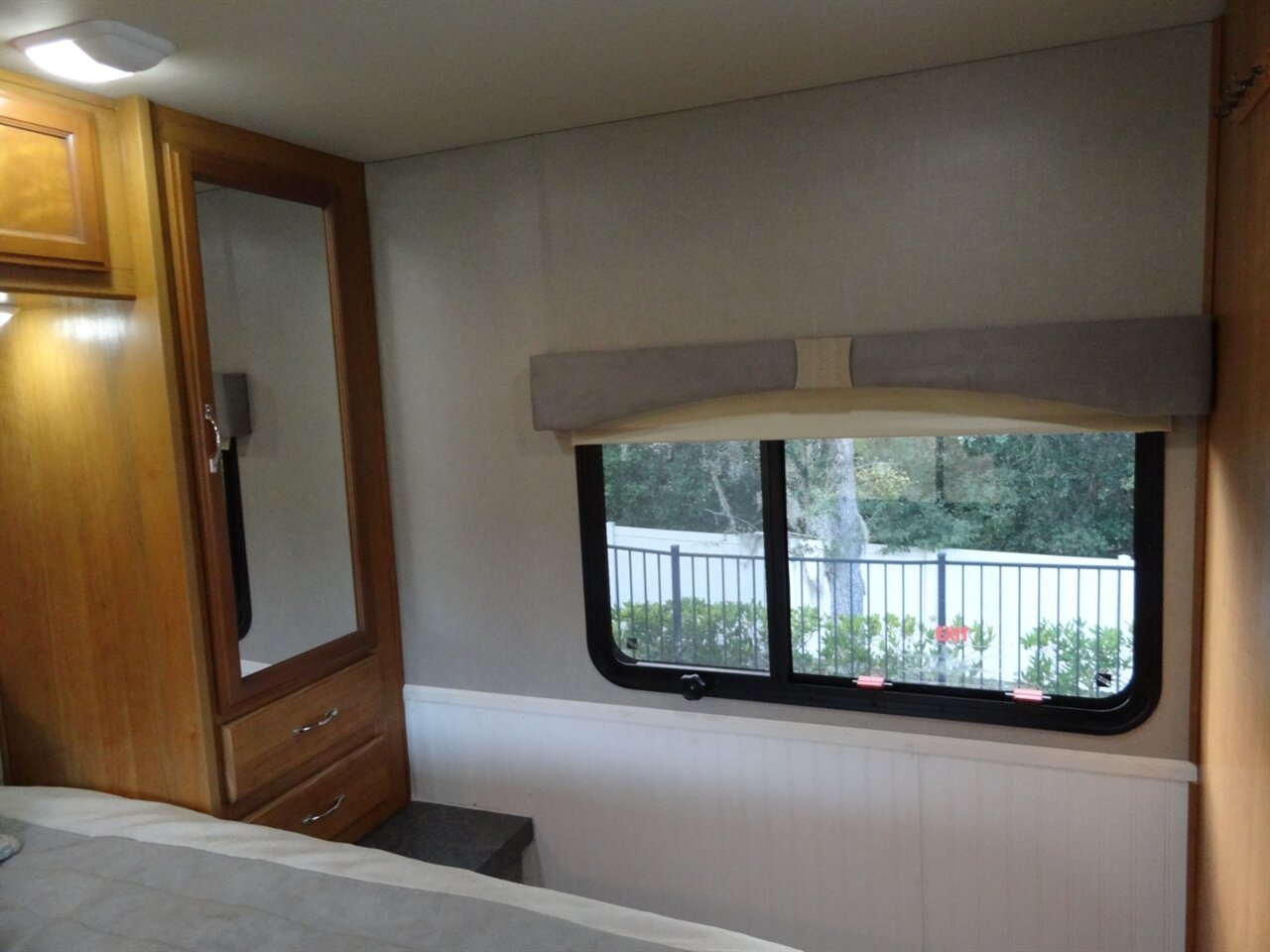 2015 Fleetwood Flair 26D Class A   - Photo 63 - Deland, FL 32720