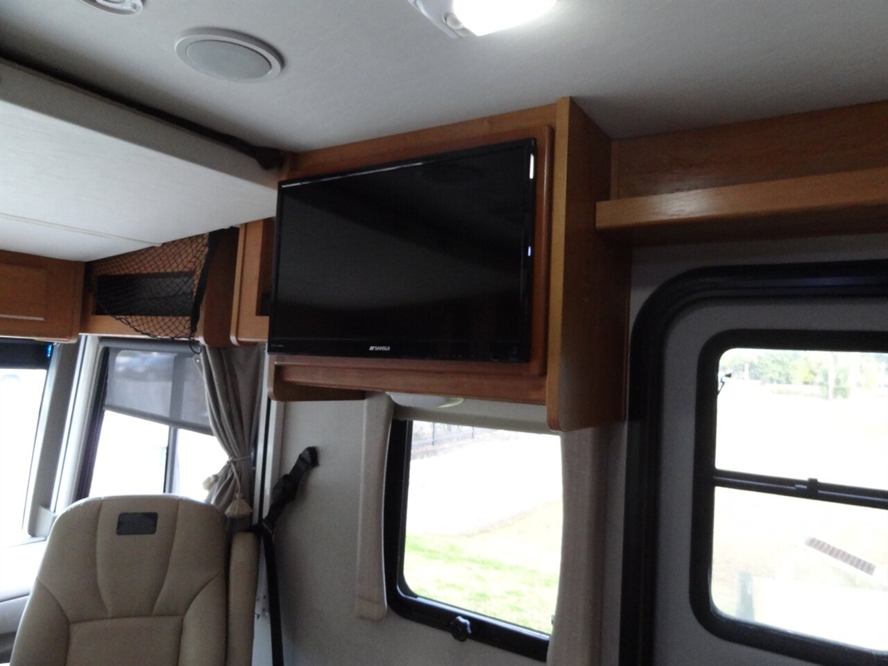 2015 Fleetwood Flair 26D Class A   - Photo 55 - Deland, FL 32720