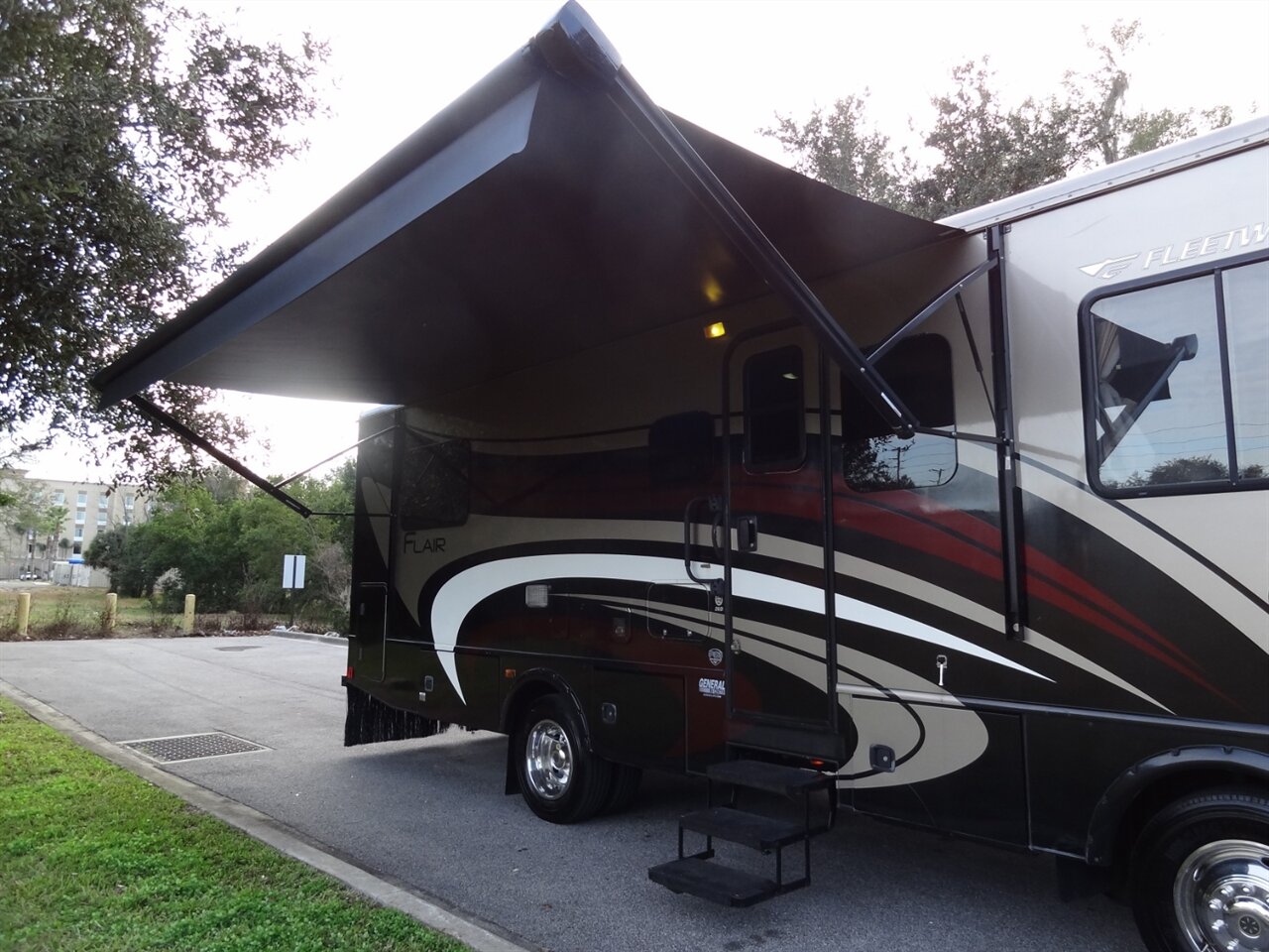 2015 Fleetwood Flair 26D Class A   - Photo 36 - Deland, FL 32720
