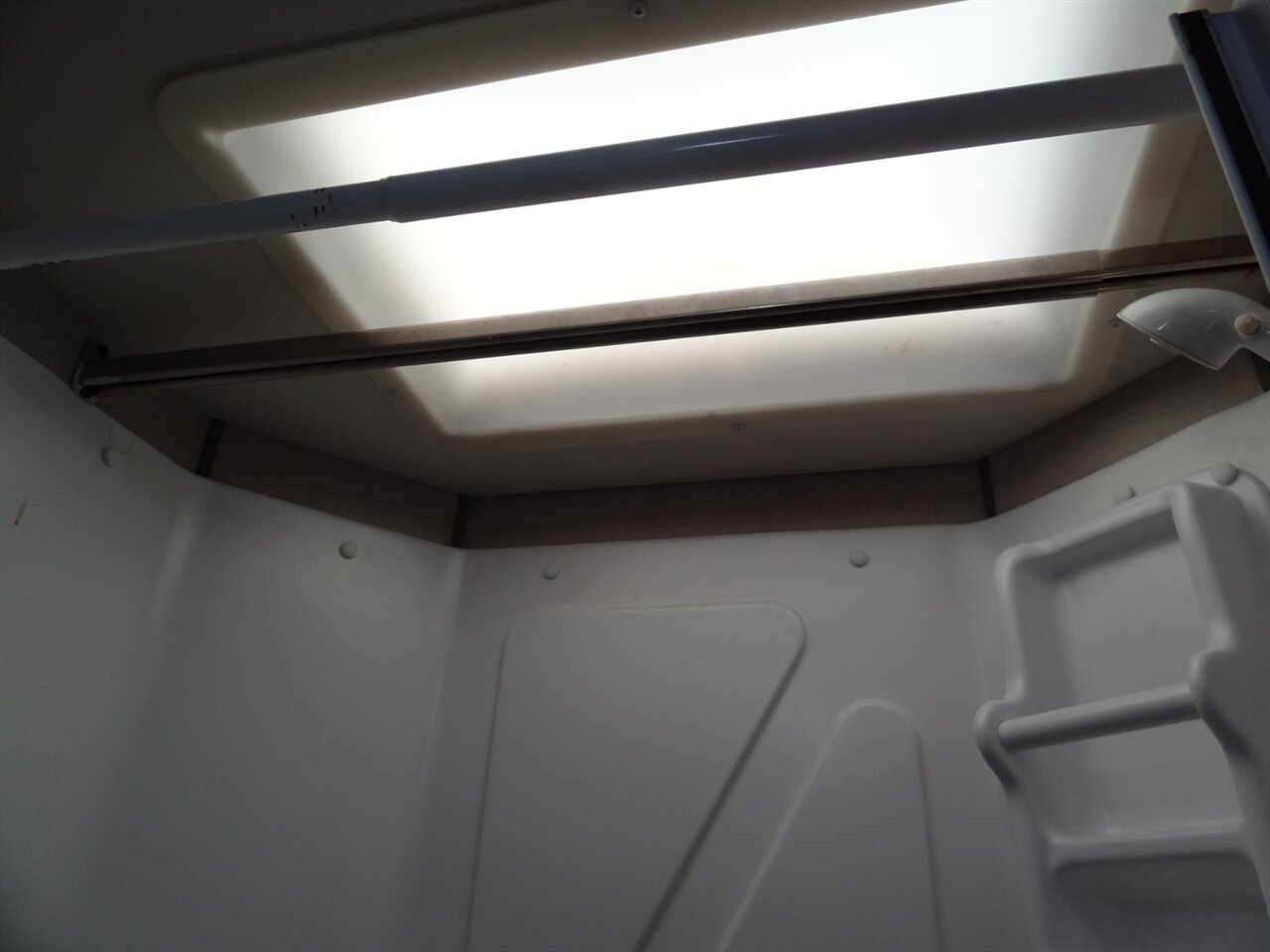 2015 Fleetwood Flair 26D Class A   - Photo 58 - Deland, FL 32720