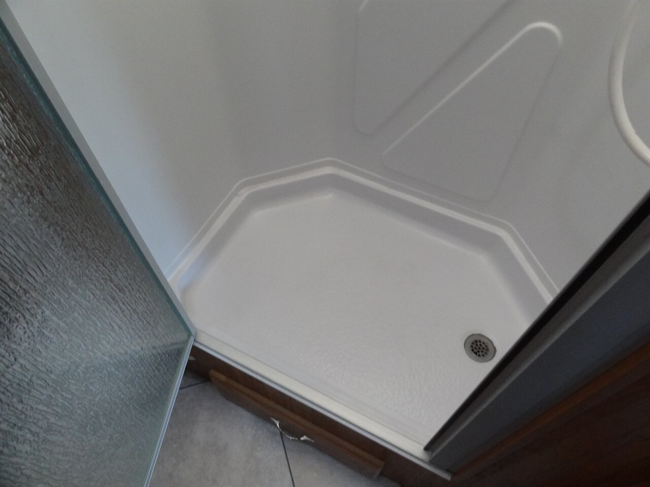 2015 Fleetwood Flair 26D Class A   - Photo 57 - Deland, FL 32720