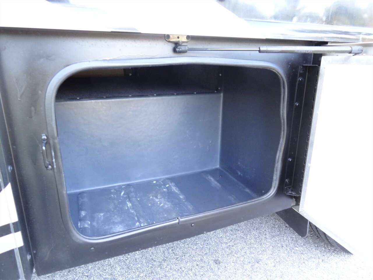 2015 Fleetwood Flair 26D Class A   - Photo 17 - Deland, FL 32720