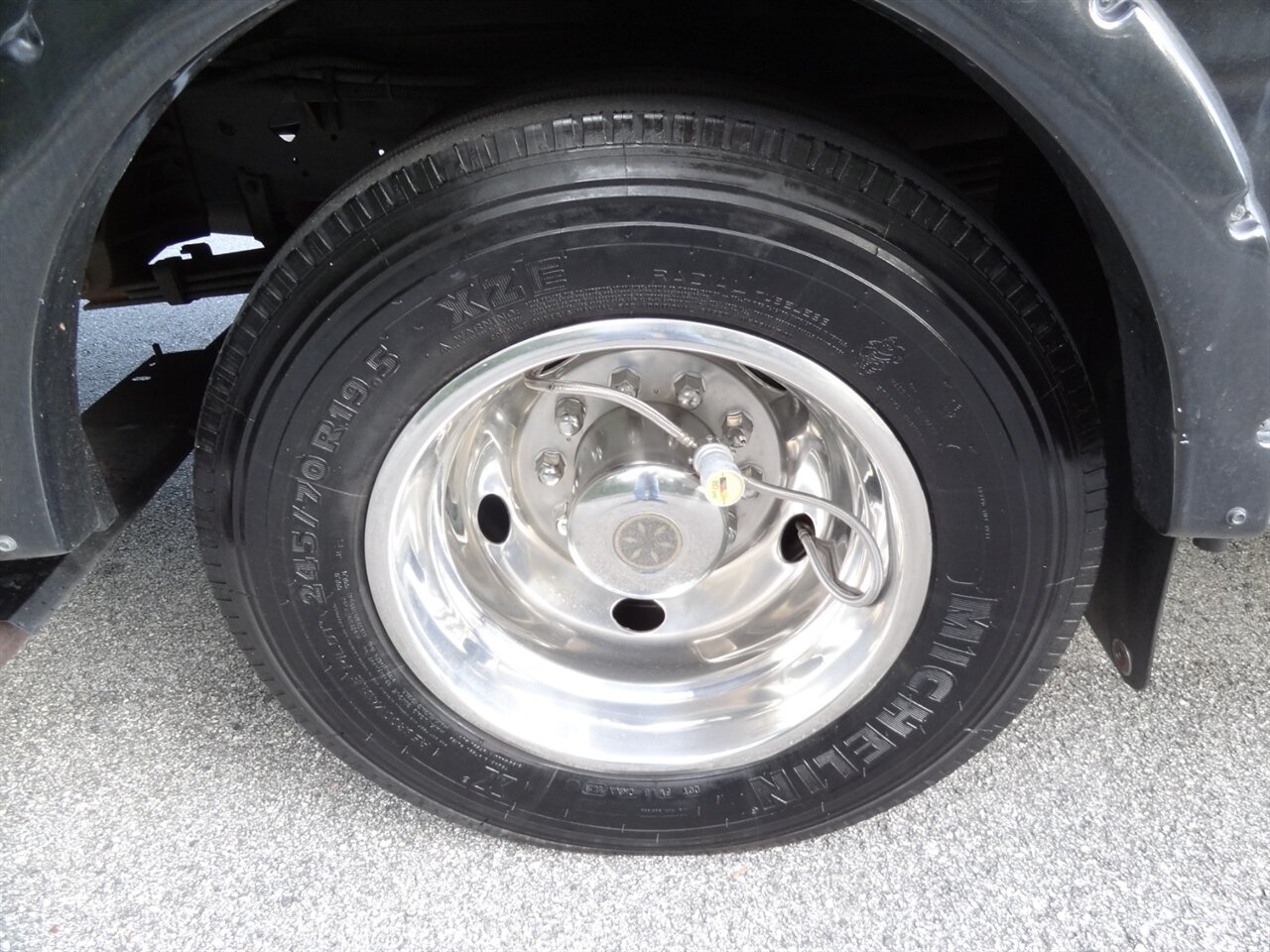 2015 Fleetwood Flair 26D Class A   - Photo 31 - Deland, FL 32720