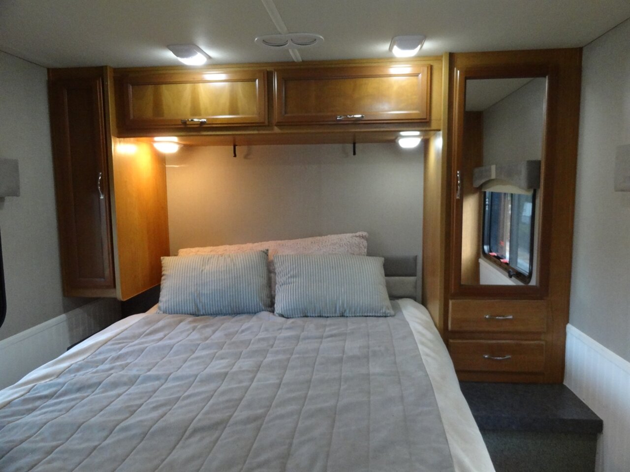 2015 Fleetwood Flair 26D Class A   - Photo 61 - Deland, FL 32720