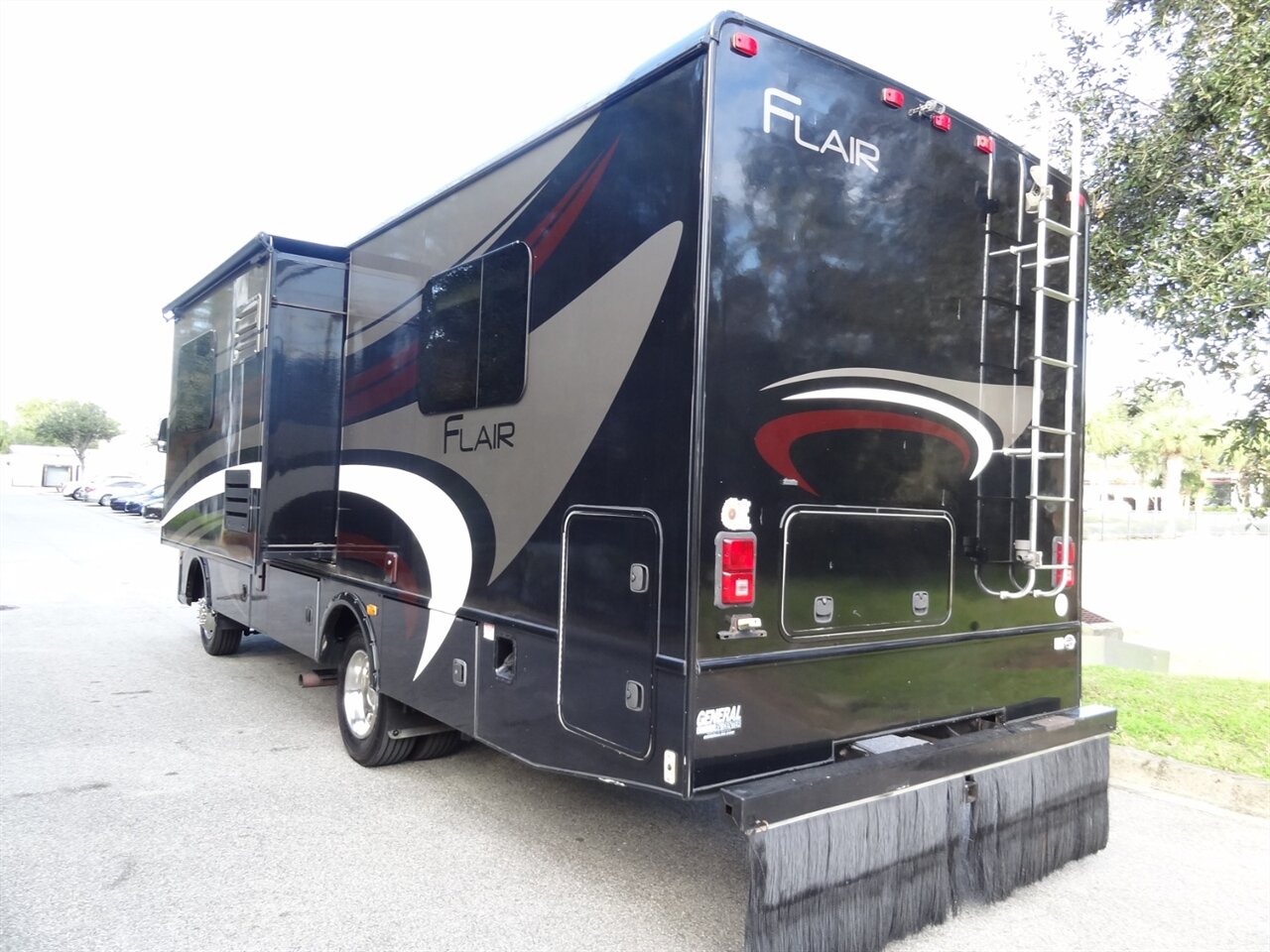 2015 Fleetwood Flair 26D Class A   - Photo 11 - Deland, FL 32720