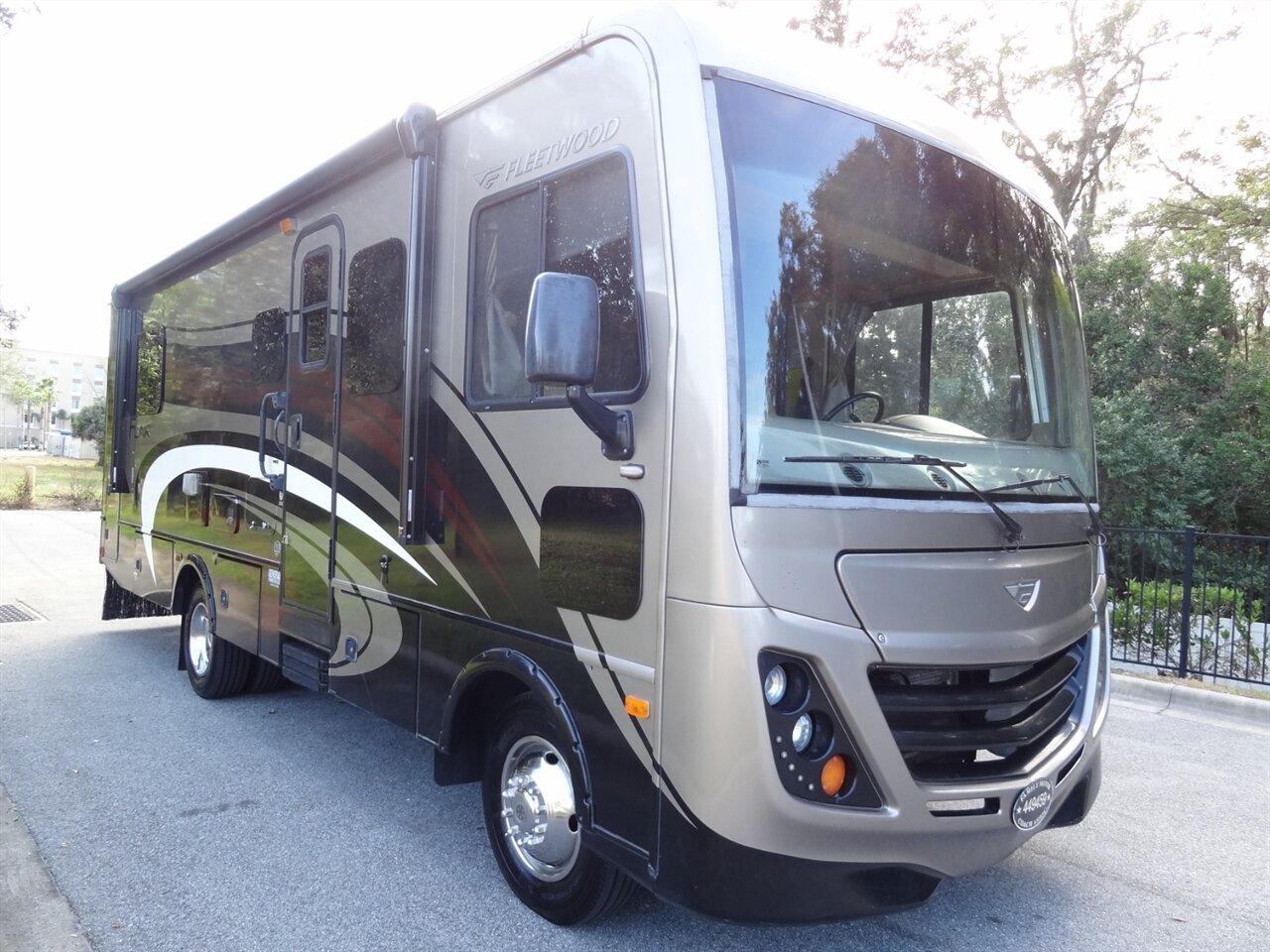 2015 Fleetwood Flair 26D Class A   - Photo 5 - Deland, FL 32720