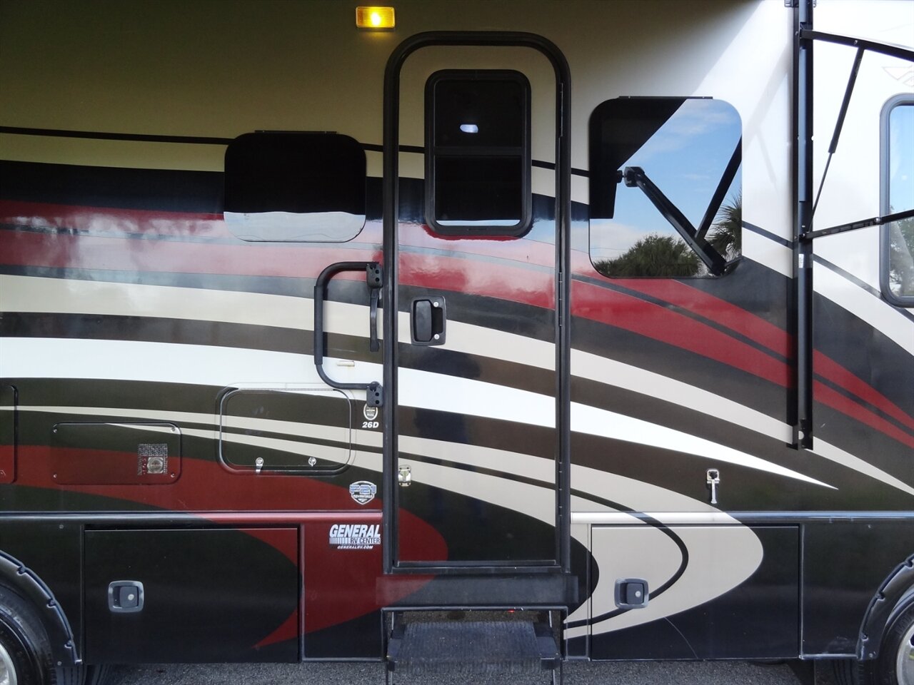 2015 Fleetwood Flair 26D Class A   - Photo 39 - Deland, FL 32720