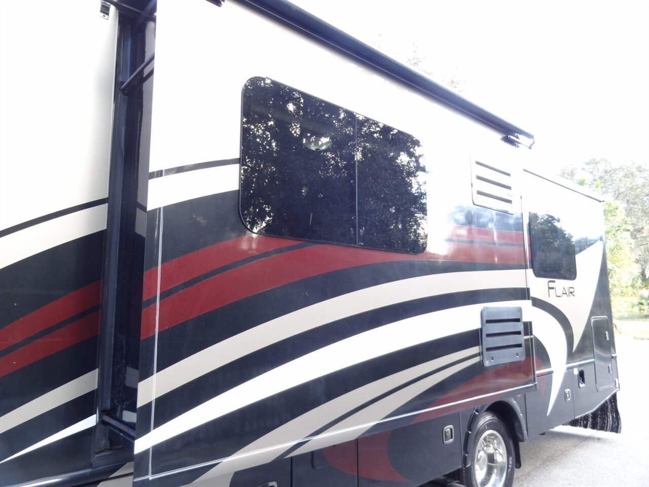 2015 Fleetwood Flair 26D Class A   - Photo 3 - Deland, FL 32720