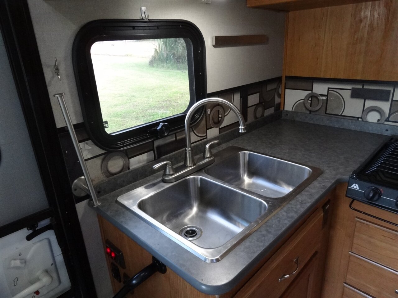 2015 Fleetwood Flair 26D Class A   - Photo 50 - Deland, FL 32720