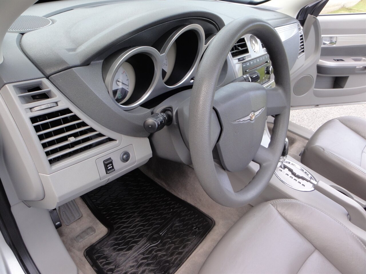 2008 Chrysler Sebring Touring  Convertible - Photo 37 - Deland, FL 32720