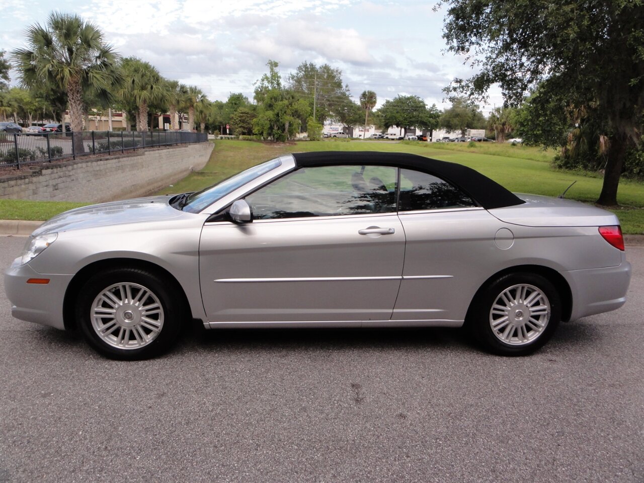 2008 Chrysler Sebring Touring  Convertible - Photo 21 - Deland, FL 32720