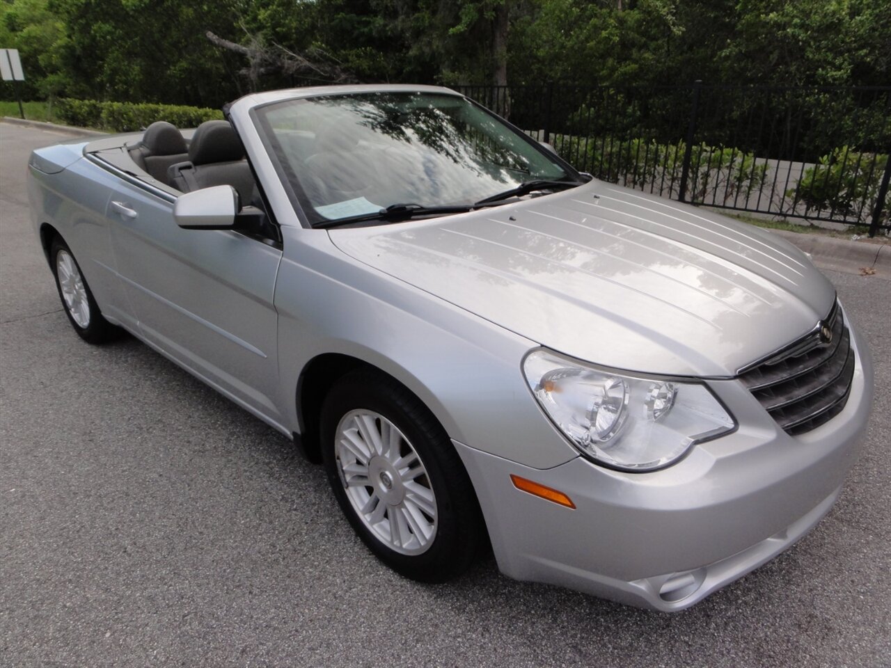 2008 Chrysler Sebring Touring  Convertible - Photo 1 - Deland, FL 32720