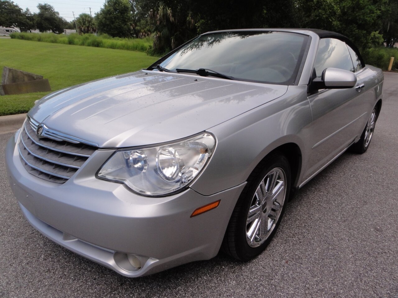 2008 Chrysler Sebring Limited - Photo 9 - Deland, FL 32720