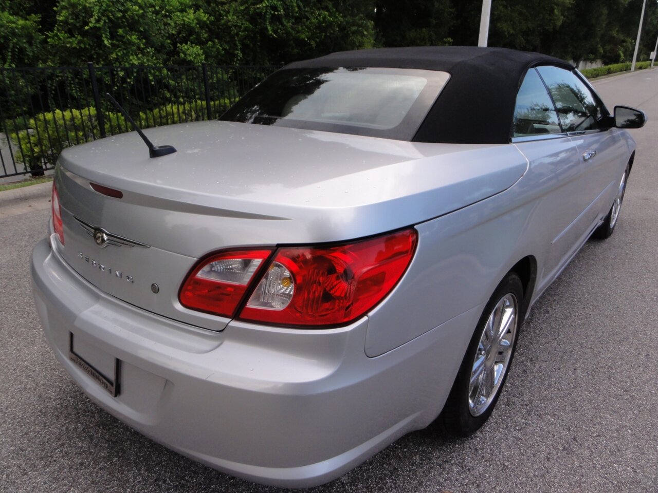 2008 Chrysler Sebring Limited - Photo 10 - Deland, FL 32720