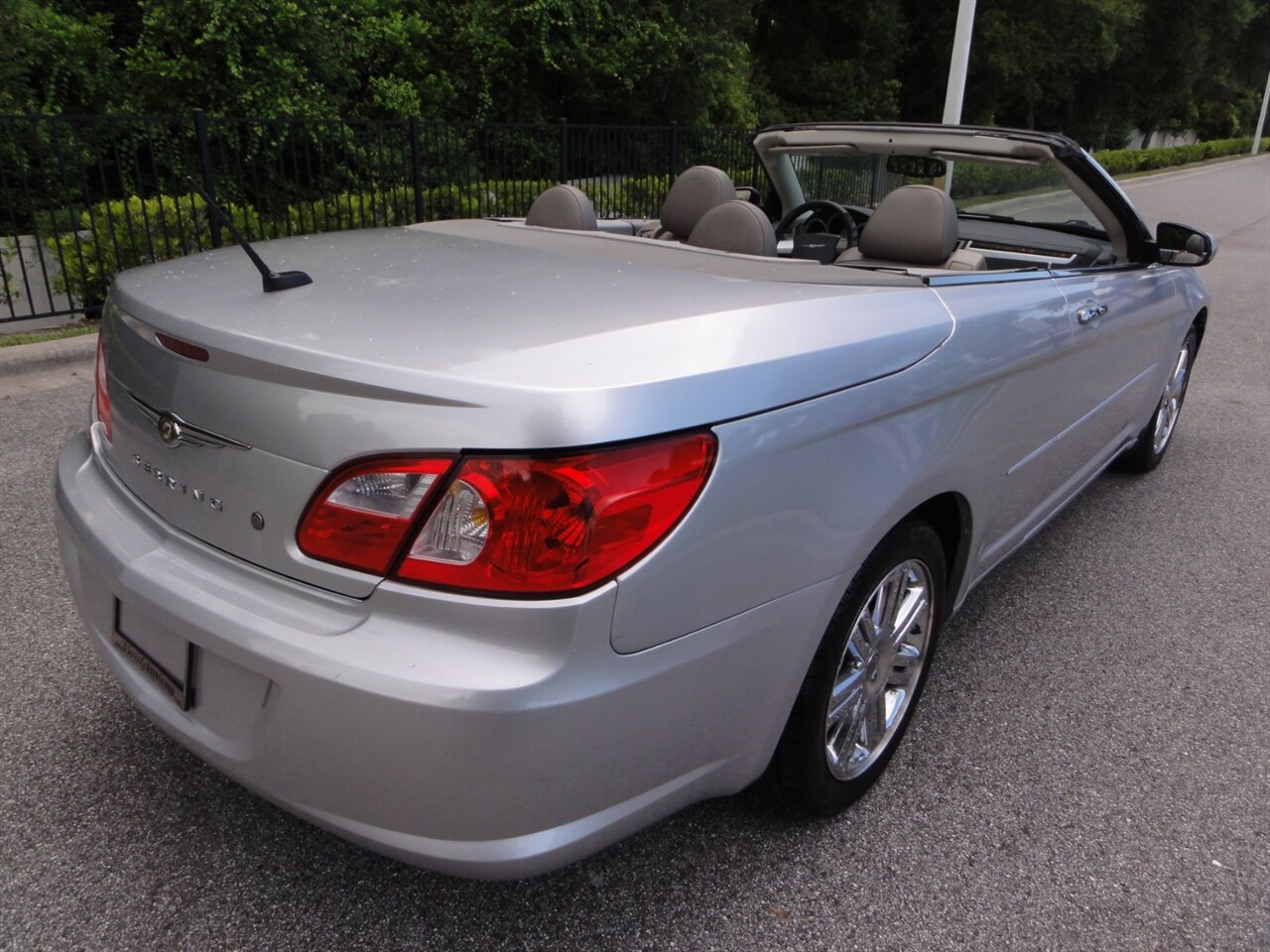 2008 Chrysler Sebring Limited - Photo 4 - Deland, FL 32720