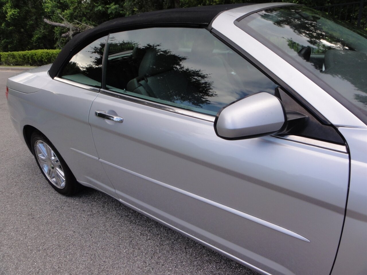 2008 Chrysler Sebring Limited - Photo 16 - Deland, FL 32720