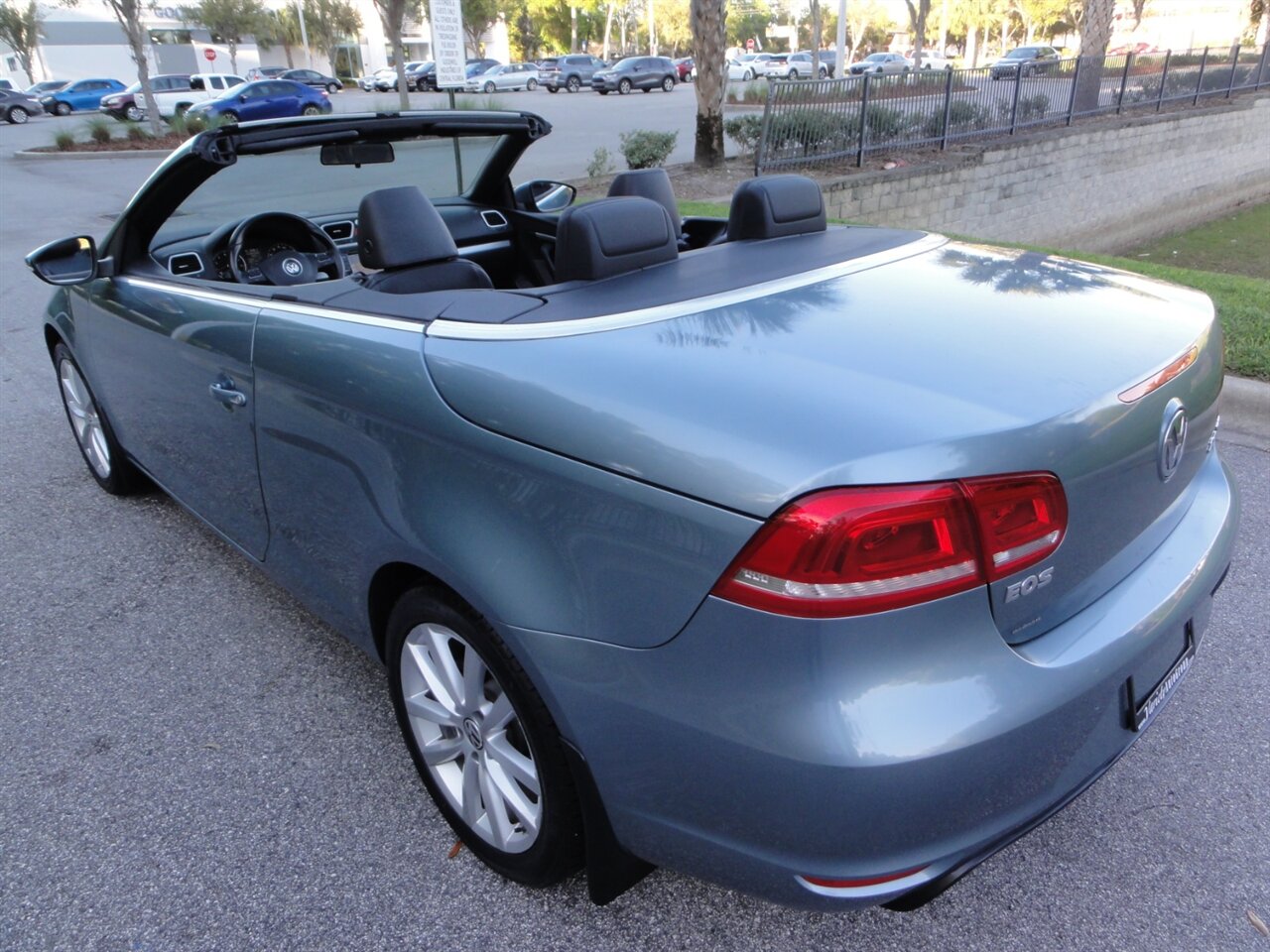 2012 Volkswagen Eos Komfort SULEV  Premium hard top convertible - Photo 3 - Deland, FL 32720