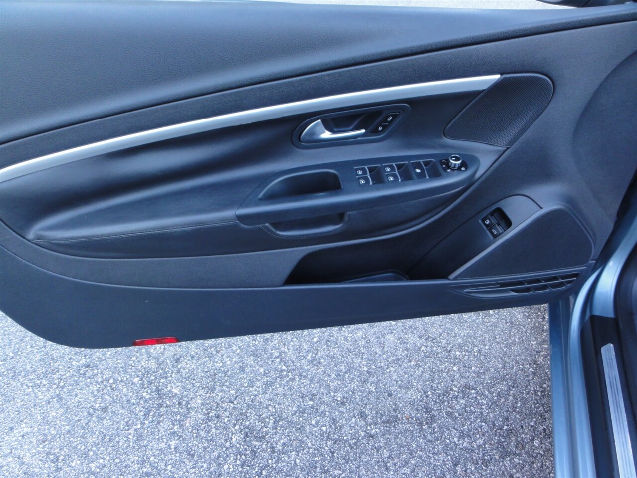 2012 Volkswagen Eos Komfort SULEV  Premium hard top convertible - Photo 37 - Deland, FL 32720