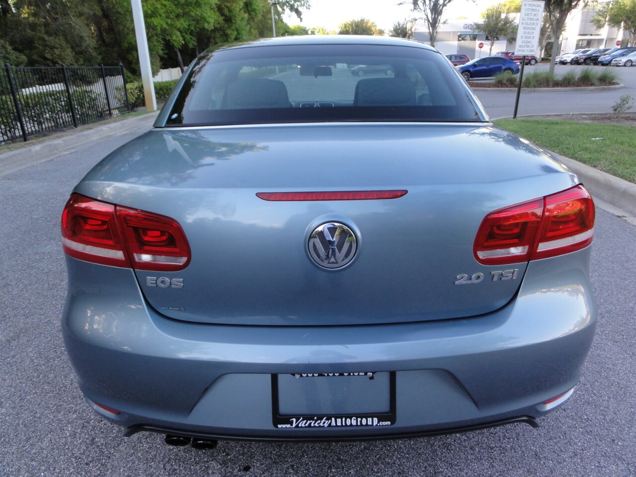 2012 Volkswagen Eos Komfort SULEV  Premium hard top convertible - Photo 20 - Deland, FL 32720
