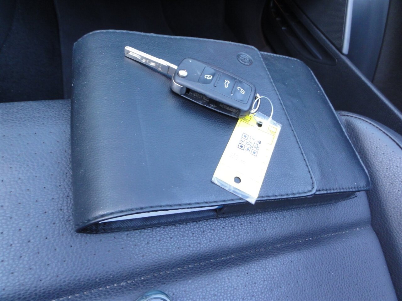 2012 Volkswagen Eos Komfort SULEV  Premium hard top convertible - Photo 58 - Deland, FL 32720