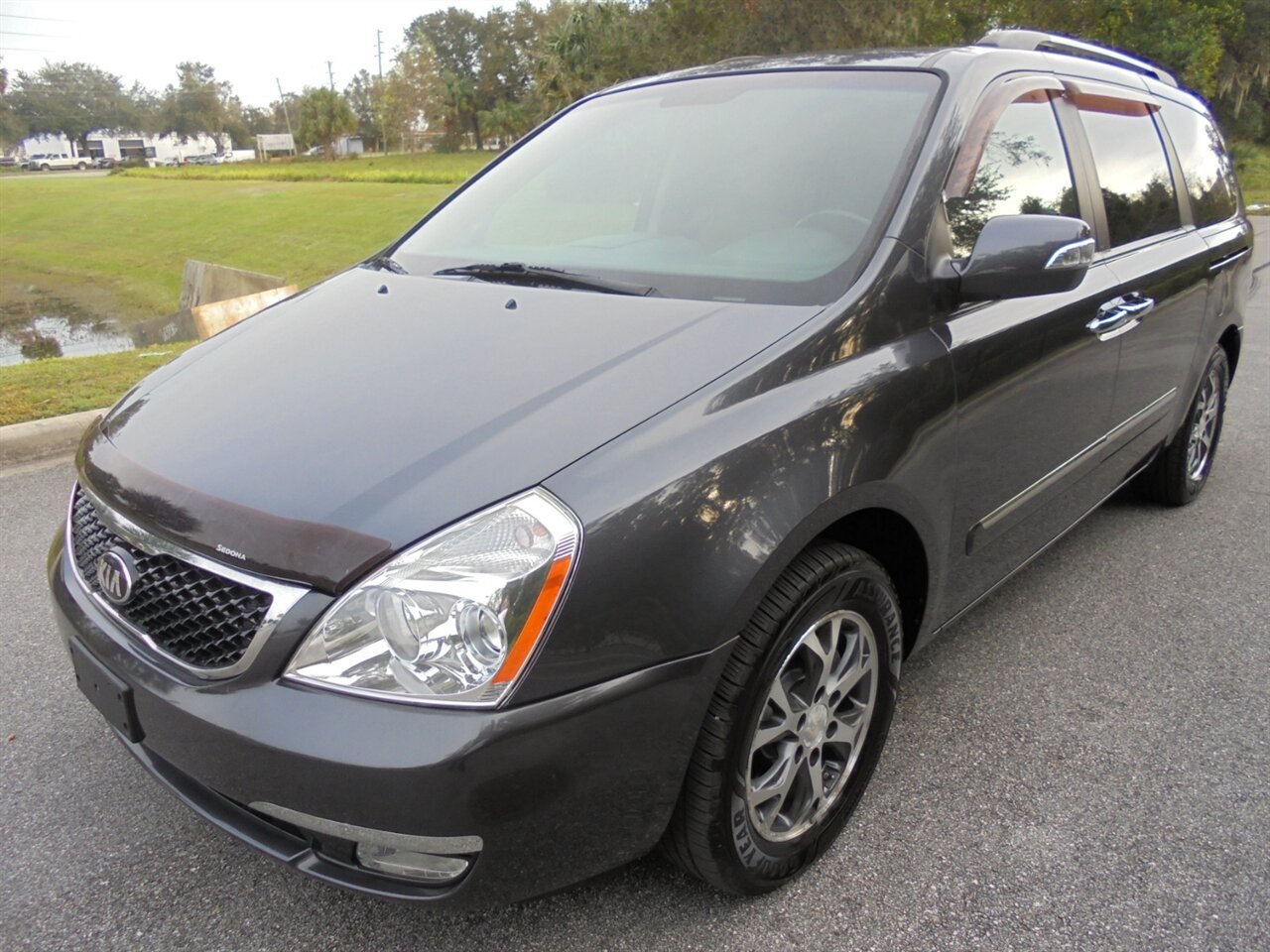 2014 Kia Sedona EX  Premium - Photo 2 - Deland, FL 32720