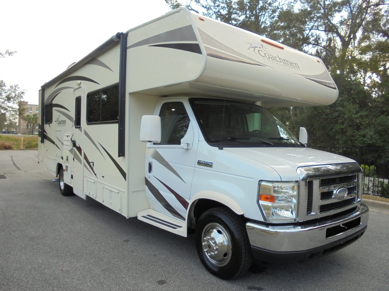 2016 Coachmen Freelander 29KS   - Photo 5 - Deland, FL 32720