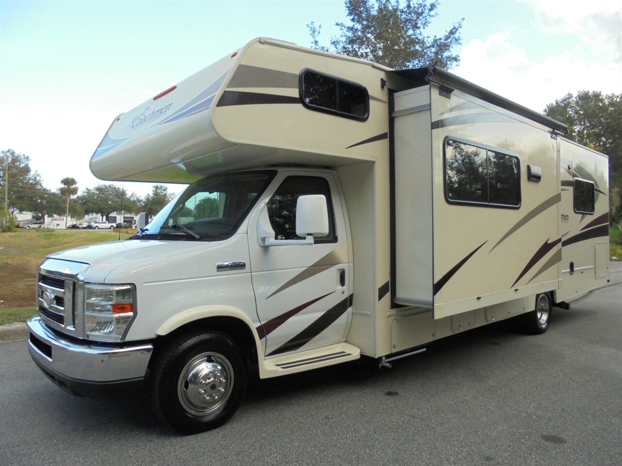 2016 Coachmen Freelander 29KS   - Photo 3 - Deland, FL 32720