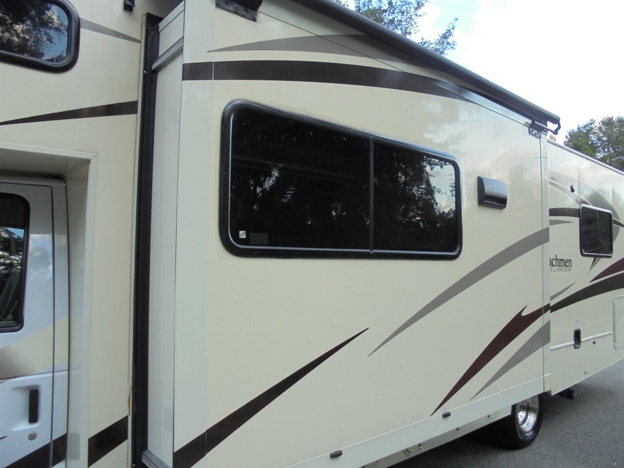 2016 Coachmen Freelander 29KS   - Photo 21 - Deland, FL 32720