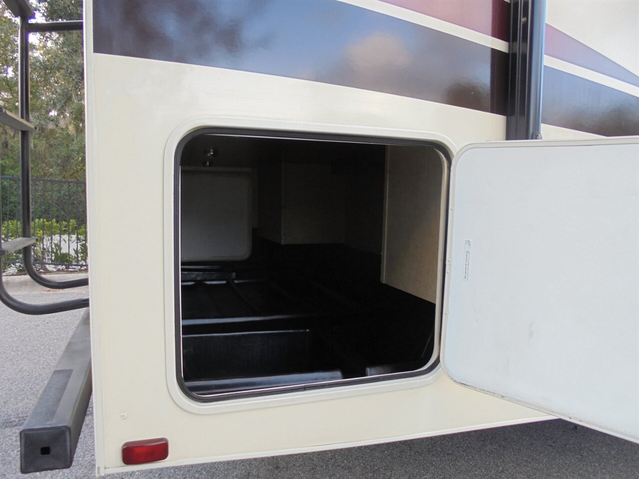 2016 Coachmen Freelander 29KS   - Photo 27 - Deland, FL 32720