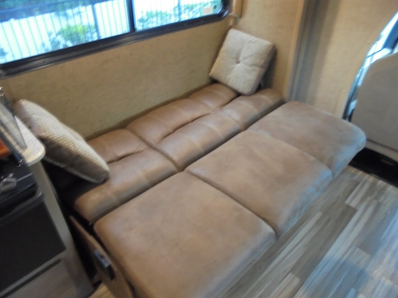 2016 Coachmen Freelander 29KS   - Photo 92 - Deland, FL 32720