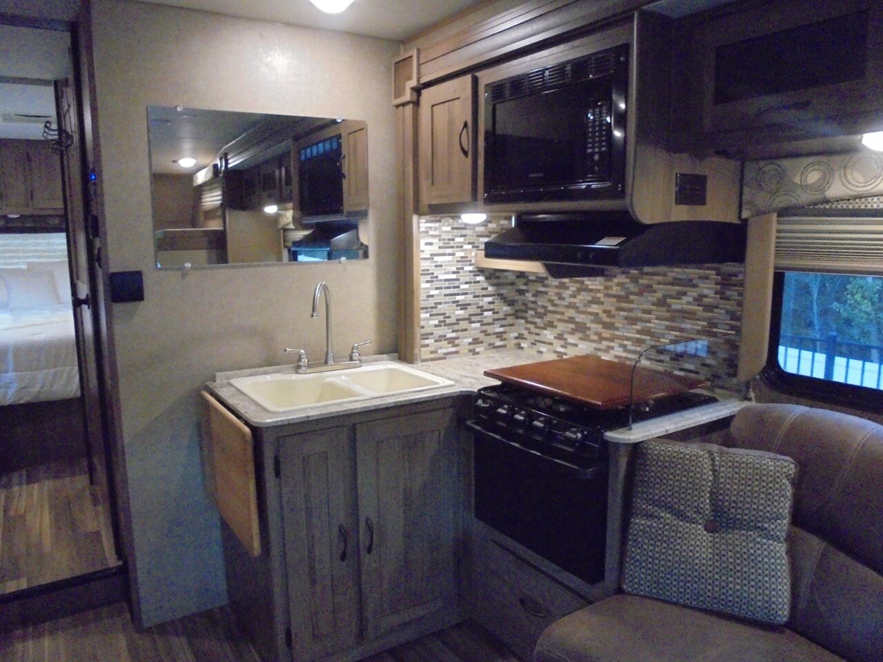 2016 Coachmen Freelander 29KS   - Photo 60 - Deland, FL 32720