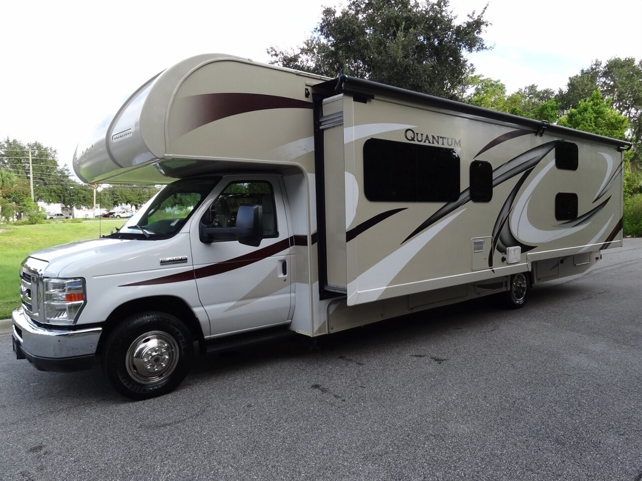 2017 Thor Quantum LF31   - Photo 6 - Deland, FL 32720