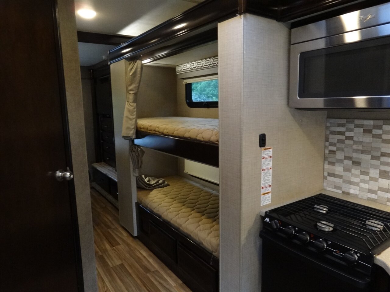 2017 Thor Quantum LF31   - Photo 61 - Deland, FL 32720