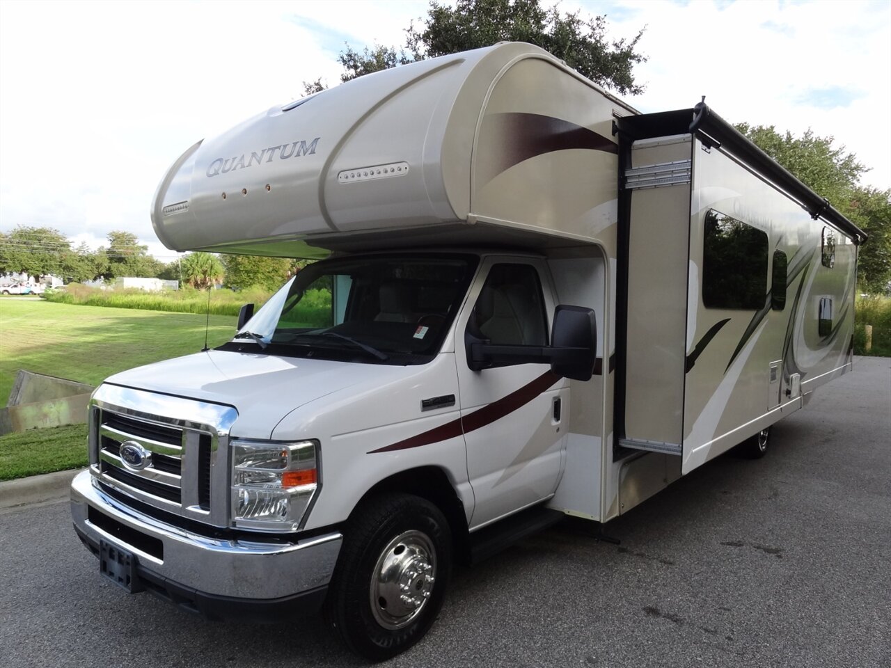 2017 Thor Quantum LF31   - Photo 1 - Deland, FL 32720