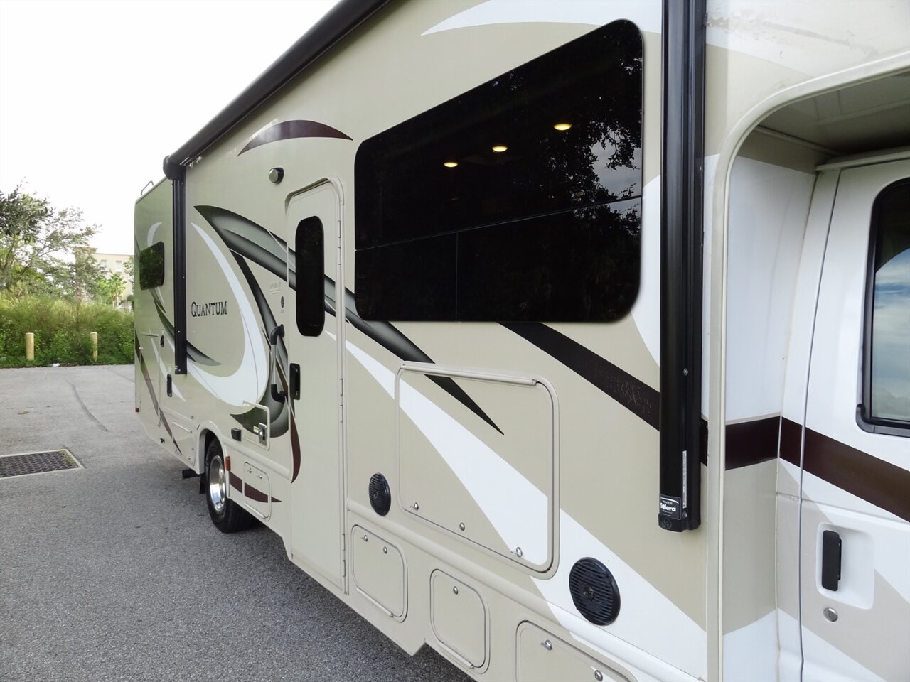 2017 Thor Quantum LF31   - Photo 10 - Deland, FL 32720